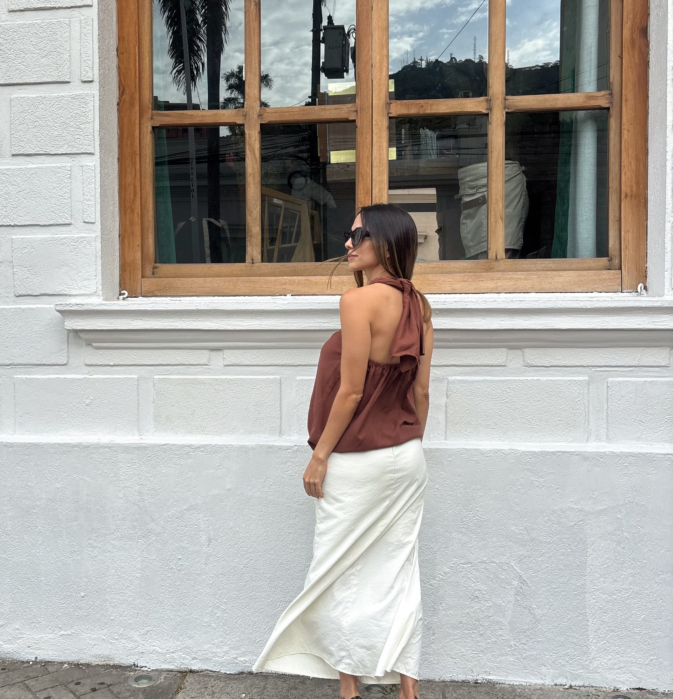 Aitana in brown